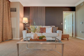 LUXURIOUS 1 BD/2BTH Premium Suite MGM Signature w/balcony